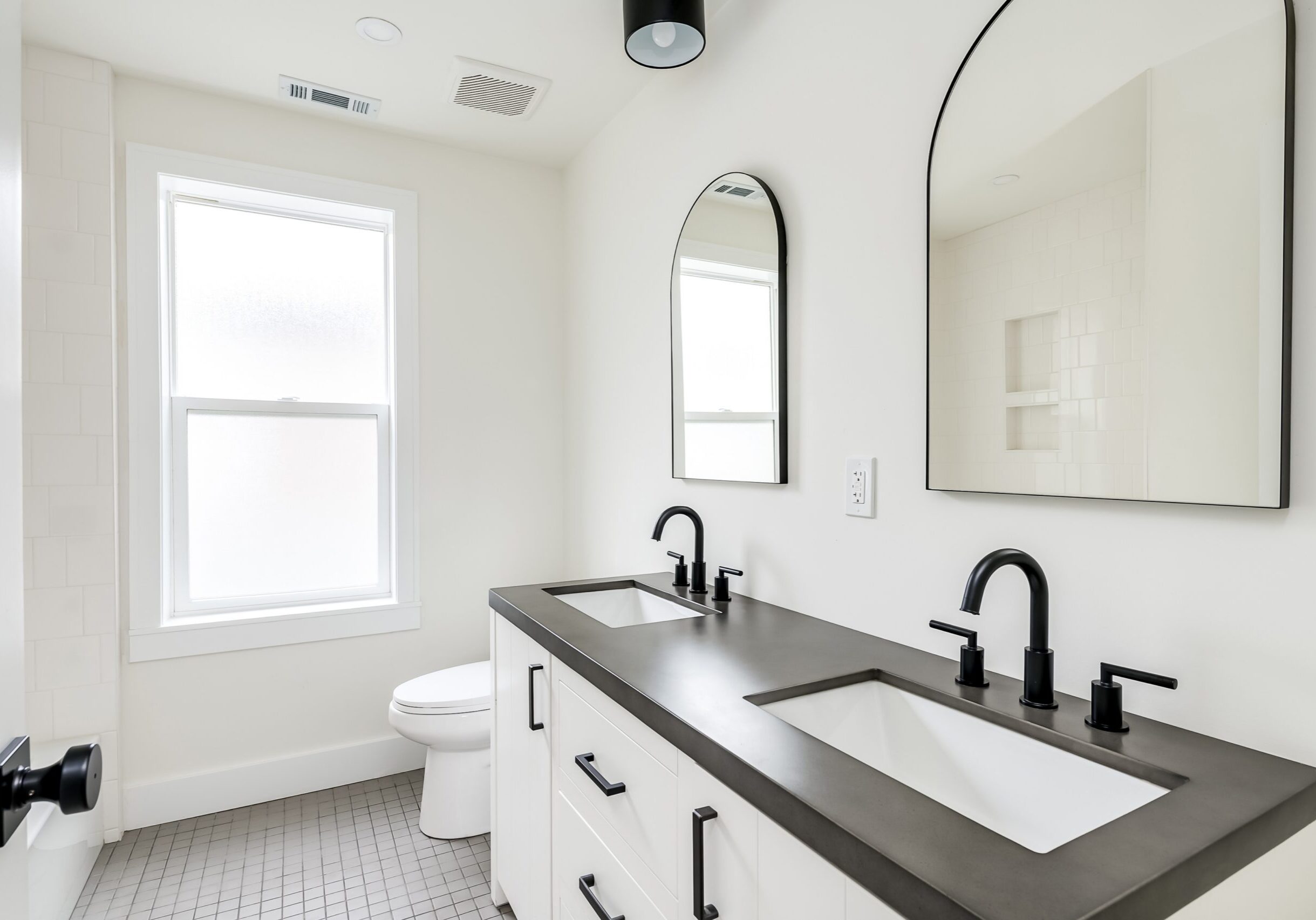 Modern,Minimalist,Bathroom,With,Sleek,Fixtures,And,Clean,Lines.,White