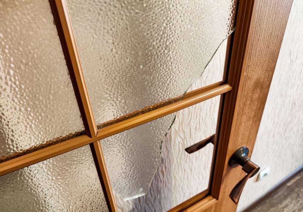 Close-up,View,Of,A,Wooden,Door,With,Cracked,And,Damaged